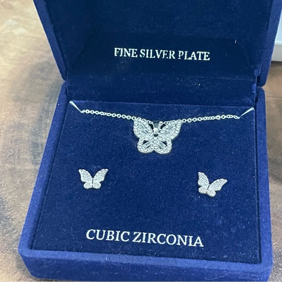 NWT Cubic zirconia silver butterfly earrings necklace and mom butterfly necklace - Picture 5 of 5